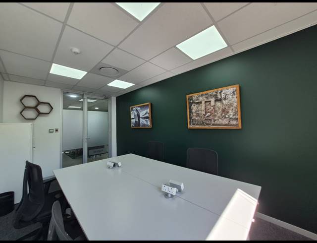 67M² OFFICE TO LET IN ROSEBANK